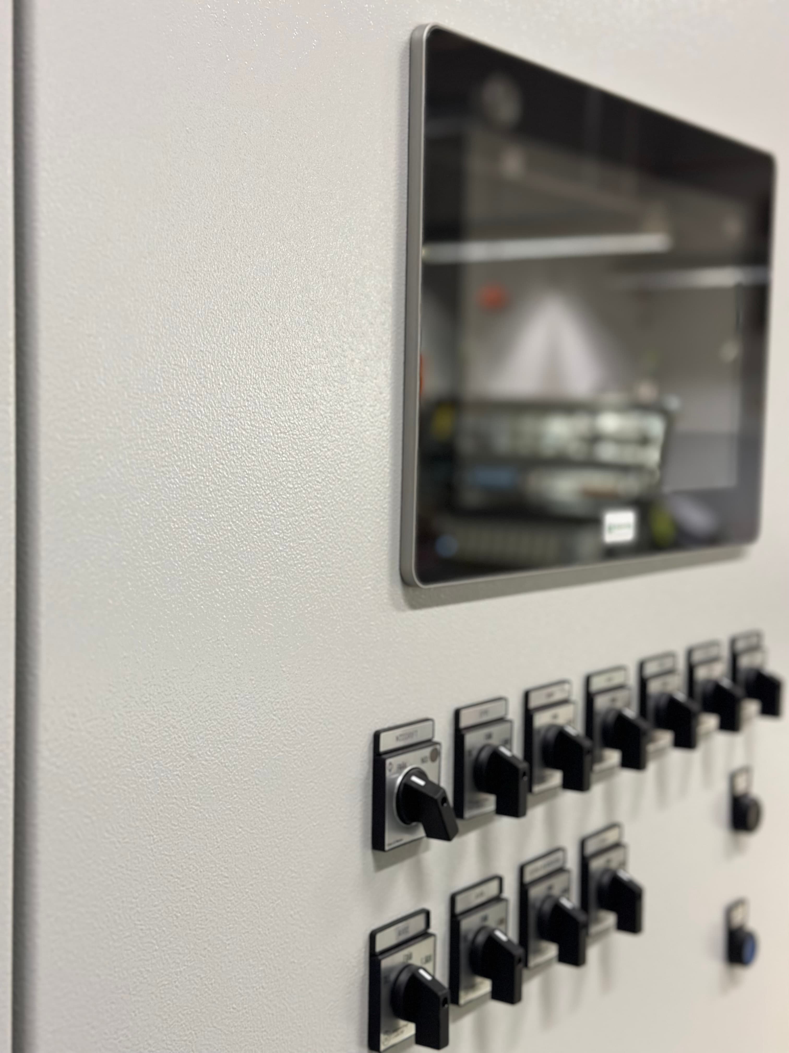 Apparatskåp & centraler